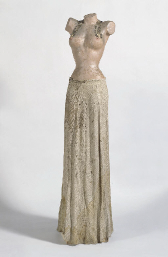 Meret Oppenheim, Abendkleid mit Büstenhalter-Collier