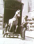 Saliendo de la Opera (27129)