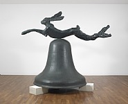 Barry Flanagan - Harebell on Portland stone piers (Sculptures) h: 95.5 x w: 112 x d: 75 in / h: 242.6 x w: 284.5 x d: 190.5 cm