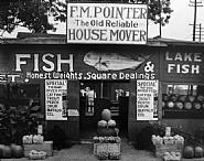 Walker Evans - Fish Market Near Birmingham, Ala. (Photographs) h: 8 x w: 10 in / h: 20.3 x w: 25.4 cm