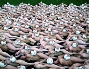 Spencer Tunick - Austria 12 (Ernst Happel Stadion, Kunsthalle Wien) (Photographs) h: 102 x w: 127 cm / h: 40.2 x w: 50 in