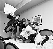 Harry Benson - Beatles Pillow Fight, Paris, 1964