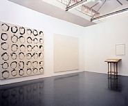 Ausstellungsansicht: Günther Uecker: Geschriebene Bilder, 2011