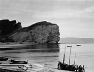 Paul Strand - Percé Beach, Gaspé, Québec (Photographs) h: 3.5 x w: 4.6 in / h: 8.9 x w: 11.7 cm
