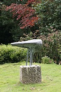 Kenneth Armitage - Anvil Figure (Sculptures) h: 73 x w: 82 x d: 27 cm / h: 28.7 x w: 32.3 x d: 10.6 in