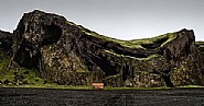 La cabaña y la montaña que grita, Islandia (The Hut and the Howling Mountains, Island)