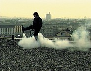 Action sur le toit, Saint-Gervais, Genève (Filmstill)