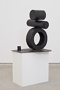 João Maria Gusmão + Pedro Paiva<br />Objetos redondos que parecem quadrangulares