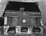 Manuel Alvarez Bravo - Caja de vision (Box of Visions - Stereoviewer) (Photographs)