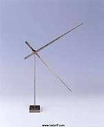 George Rickey - One Up One Down Oblique, Var. III (Sculptures) h: 70 x w: 37 cm / h: 27.6 x w: 14.6 in