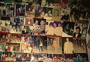 Nan Goldin - Restaurant Wall, Capri (Photographs) h: 70 x w: 100 cm / h: 27.6 x w: 39.4 in