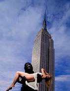 Elliott Erwitt - Homage to King Kong, 2009
