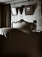 Eugène Atget - Interieur de Mme D., petite rentiere, boulevard du Port Royal