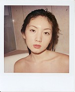 Nobuyoshi Araki - S/t (polaroïd) (Photographs) h: 10.7 x w: 8.8 cm / h: 4.2 x w: 3.5 in