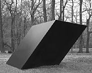 Tony Smith - New Piece (Sculptures) h: 83 x w: 144 x d: 170 in / h: 210.8 x w: 365.8 x d: 431.8 cm