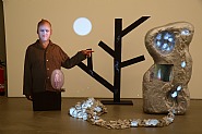 Tony Oursler - Chromium Crawl (Installations)