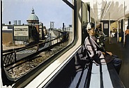Richard Estes - M Train on Route to Manhattan Approaches the Williamsburg Bridge (Paintings) h: 20 x w: 30 in / h: 50.8 x w: 76.2 cm