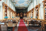Candida Höfer - Nationalbibliothek Wien I (Photographs) h: 62.8 x w: 80.7 cm / h: 24.7 x w: 31.8 in