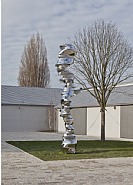 Tony Cragg - Points of View (Sculptures) h: 575 x w: 130 x d: 130 cm / h: 226.4 x w: 51.2 x d: 51.2 in