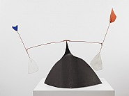 Alexander Calder - Horseshoe Crab (Sculptures) h: 28.2 x w: 40.5 x d: 12 in / h: 71.6 x w: 102.9 x d: 30.5 cm