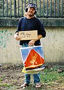 Dancer (mit Schild)