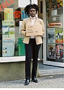 Bijou (mit Schild)