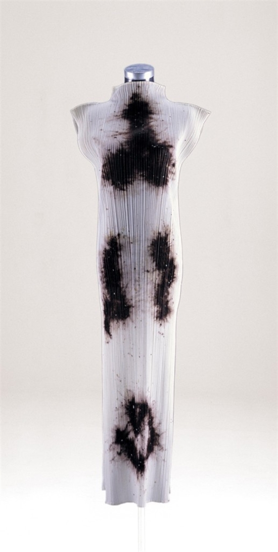 Pleats Please (Issey Miyake Guest Artist Series No. 4) by Cai Guo-Qiang