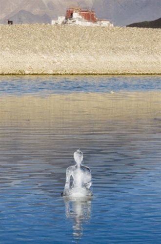 https://images.artnet.com/aoa_lot_images/95645/gade-ice-buddha-sculpture-no-1-eight-works-photographs-chromogenic-print-c-print-zoom-4_330_500.jpg?cac94c0c3af54c069e04ff65f0ad4df0